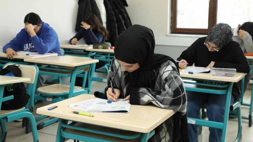 BUGÜN NE SINAVI VAR? 1 Mart 2026 MSÜ Saat Kaçta Başlayıp Kaçta Bitiyor? (Kalem, Silgi Veriliyor mu?)