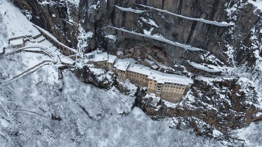 Trabzon'da görenin sesi çıkmıyor! Sümela Manastırı'nda keşfedildi