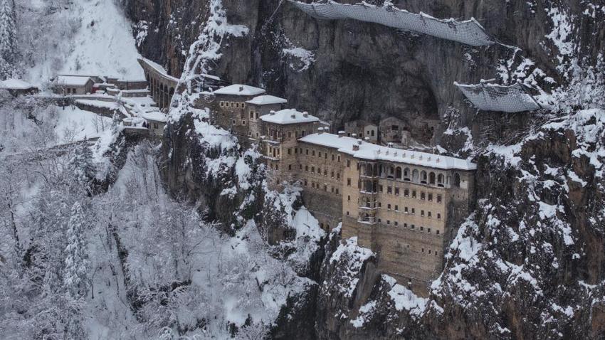 Trabzon'da görenin sesi çıkmıyor! Sümela Manastırı'nda keşfedildi
