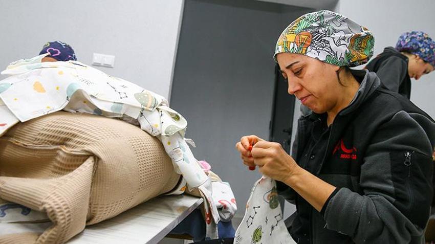 Kadın girişimci evinin bir odasında üretmeye başladı! Siparişlere yetişemeyince atölye açıp 11 personel işe aldı