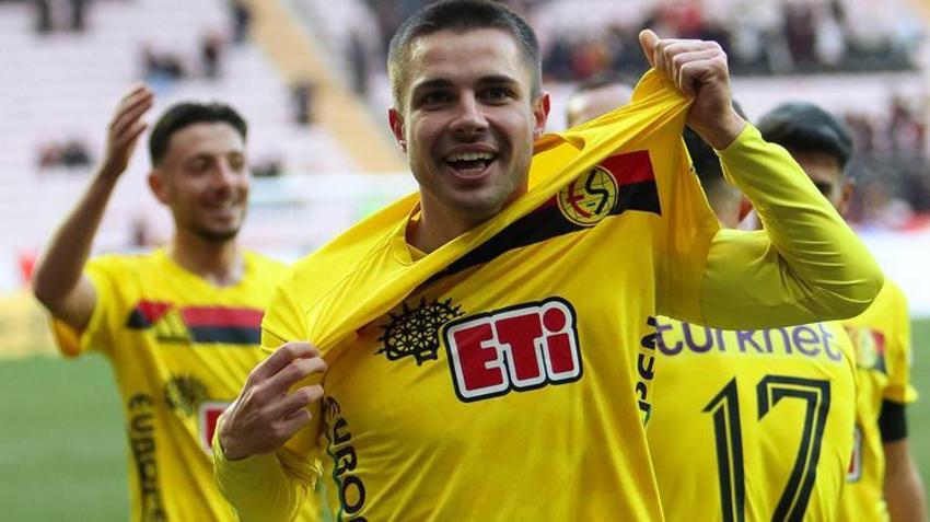 Eskişehirspor, Afyonspor’u 3 golle devirdi! Christopher Jakob Aydemir gündem oldu
