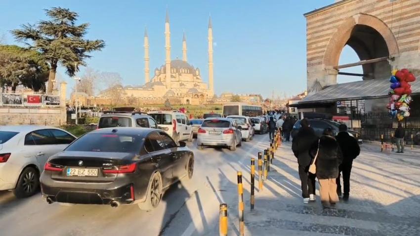 Edirne’de iğne atsan yere düşmüyor: Restorasyon bitti, on binler Selimiye’ye koştu!