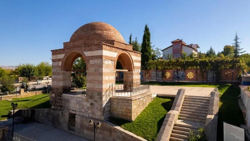 800 yıllık korkunç sır Malatya'yı sardı: Kanlı Kümbet'in tarihi tüyler ürpertiyor