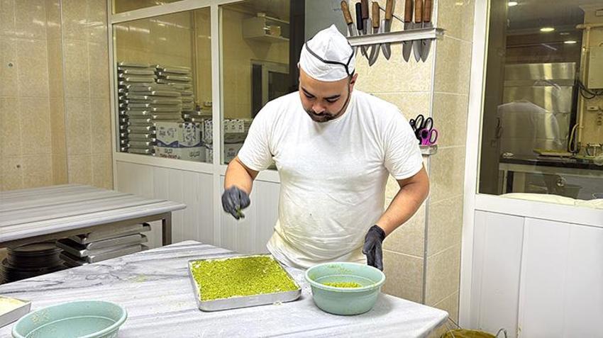 Yalova’da Ramazan mesaisi 12 saate çıktı! İftardan sonra talep patladı: Baklavanın saf hali için Urfa ve Antep hattı kuruldu!