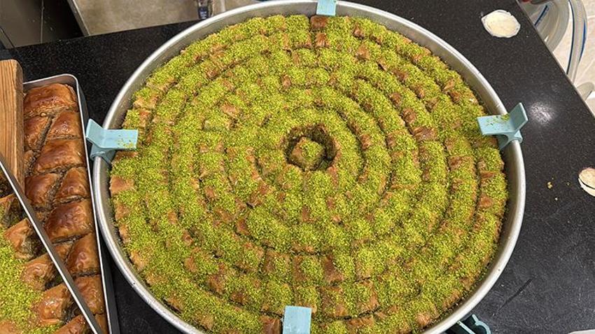 Yalova’da Ramazan mesaisi 12 saate çıktı! İftardan sonra talep patladı: Baklavanın saf hali için Urfa ve Antep hattı kuruldu!