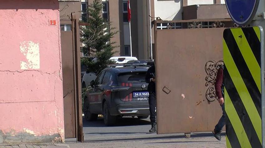 Çekmeköy Taşdelen'deki okulda lise öğrencisi terör estirdi! 2 öğretmeni ve 1 öğrenciyi bıçakladı