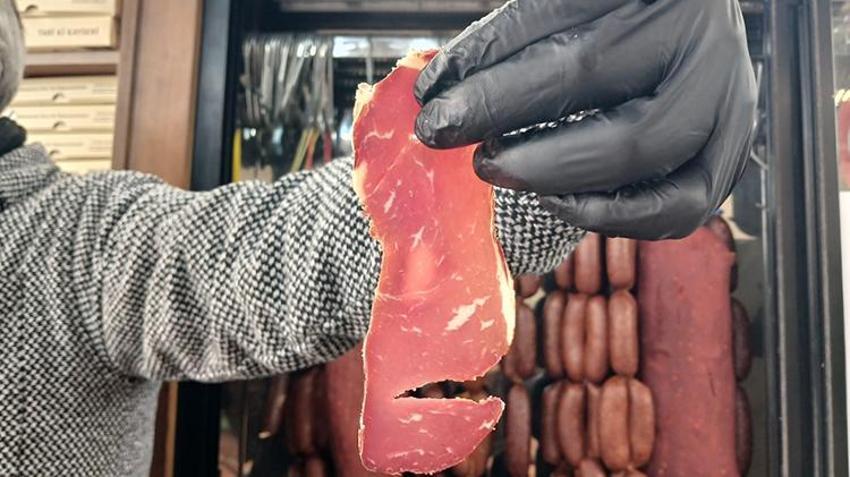 Kayseri pastırmasında Ramazan yoğunluğu! Satışlar tavan yaptı, esnafın yüzü gülüyor