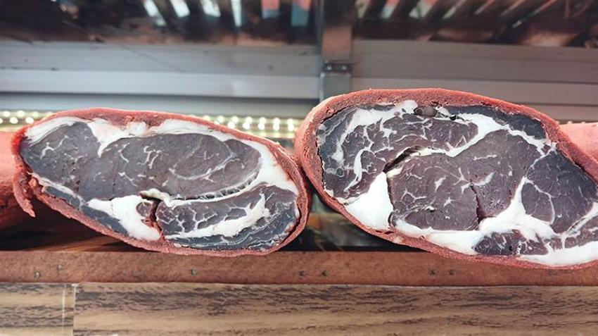 Kayseri pastırmasında Ramazan yoğunluğu! Satışlar tavan yaptı, esnafın yüzü gülüyor