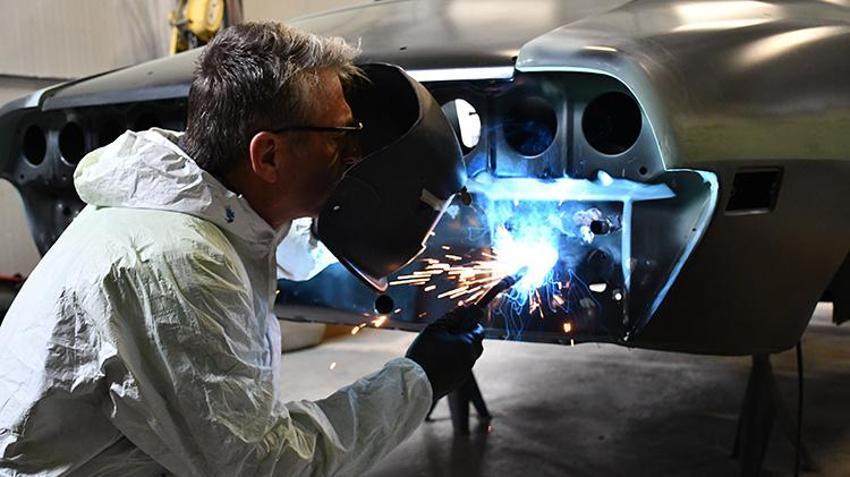 Bilecik'ta baba - oğul atölyeye girip hurda yığınlarını milyonluk klasiklere dönüştürüyor! Yılda 3 adet yapıyorlar: İngiltere'den bile sipariş geliyor