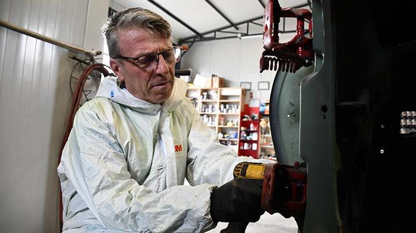 Bilecik'ta baba - oğul atölyeye girip hurda yığınlarını milyonluk klasiklere dönüştürüyor! Yılda 3 adet yapıyorlar: İngiltere'den bile sipariş geliyor