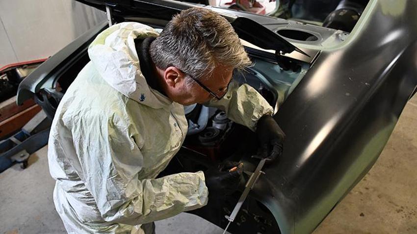 Bilecik'ta baba - oğul atölyeye girip hurda yığınlarını milyonluk klasiklere dönüştürüyor! Yılda 3 adet yapıyorlar: İngiltere'den bile sipariş geliyor