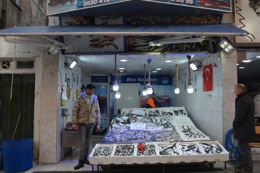 Ramazan bereketi balık tezgahlarına yansıdı! İşte hamsinin kilo fiyatı