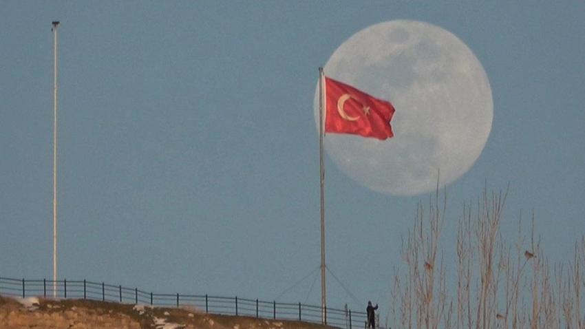 Van'ın 2 bin 700 yıllık simgesinde görsel şölen oluştu