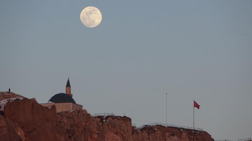 Van'ın 2 bin 700 yıllık simgesinde görsel şölen oluştu