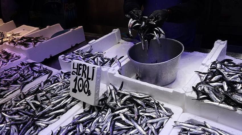 Trabzon’da iftarın gözdesi hamsi ve istavrit oldu: Kilosu 100 TL!