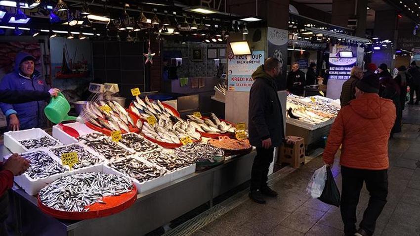 Trabzon’da iftarın gözdesi hamsi ve istavrit oldu: Kilosu 100 TL!