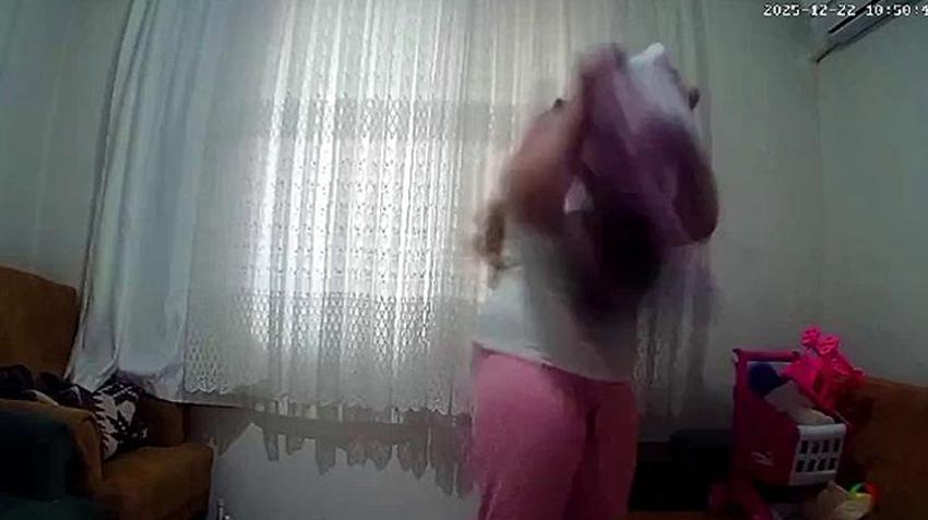 Bebeğe şiddet uygulayan acımasız annenin cezası belli oldu! O anlar kamerada