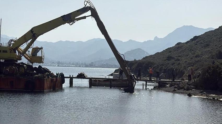 Bodrum'da o bölge temizleniyor! İş makineleriyle tek tek yıkıldı