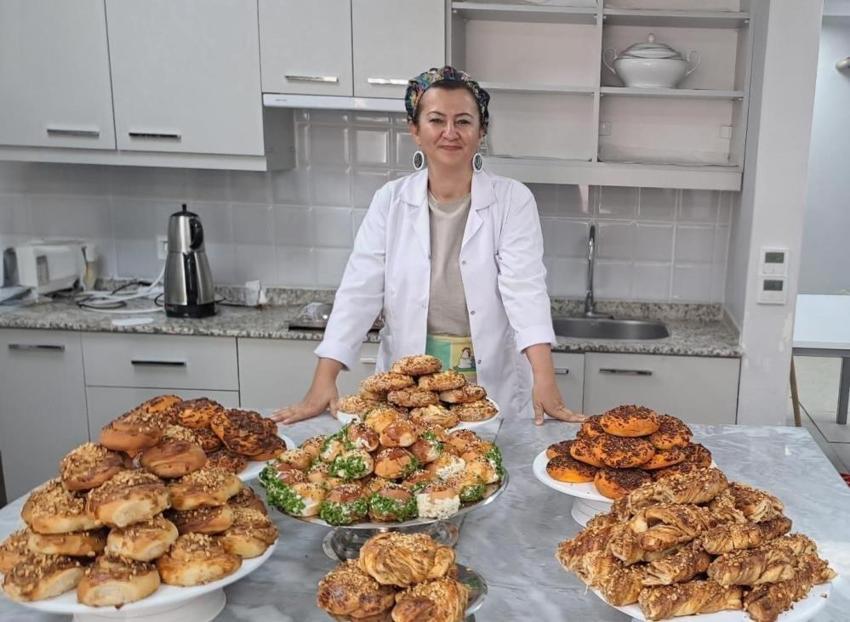 İzmir'de öğrendi, Hollanda'da bir günde iş kurdu! Dünyaca ünlü pastanede çalışıyor
