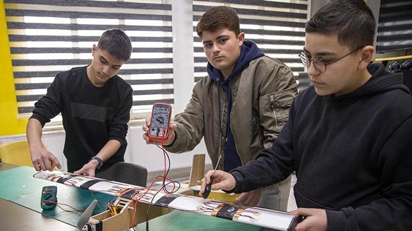 Savunma Sanayine Bolu’dan büyük destek: Uçağın kanadındaki titreşimi elektriğe çevirdiler!