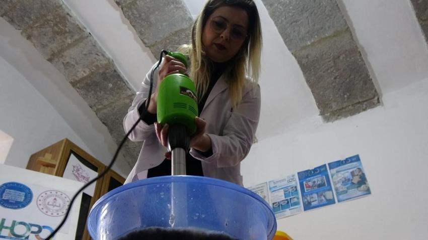 Trabzonlu kadınlar geri dönüşümde devrim yaptı: Yumurta kolileri kağıda dönüştürüp, patent aldılar!