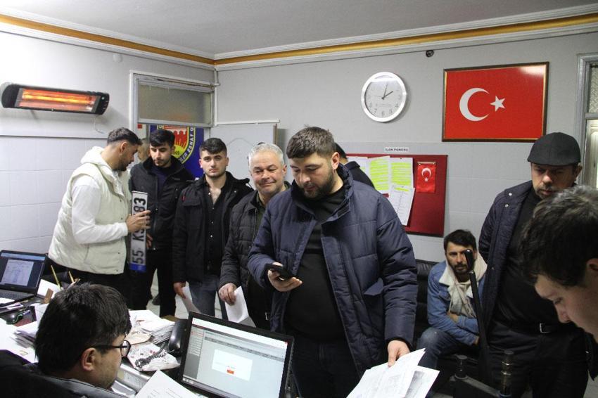 Çarşamba'da ‘app plaka' paniği: Sürücüler şoförler odası önünde kuyruğa girdi