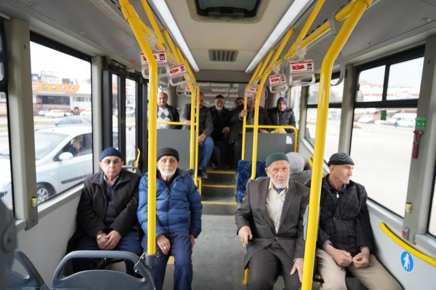 Traktörü bıraktı, belediye otobüsünün direksiyonuna geçti: Şehrin ilk kadın şoförü oldu!