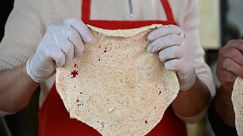 Manisa'da Ramazan klasiği: 75 yıllık lezzet susamlı helva tezgahlarda!
