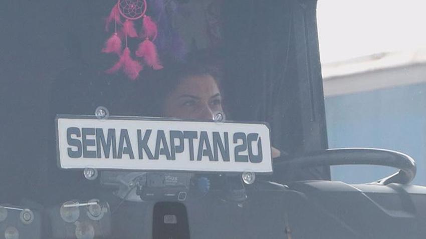 4 çocuk annesi kadın iflas etti, TIR şoförü oldu: Pembe TIR'ı ile Avrupa'da direksiyon sallıyor