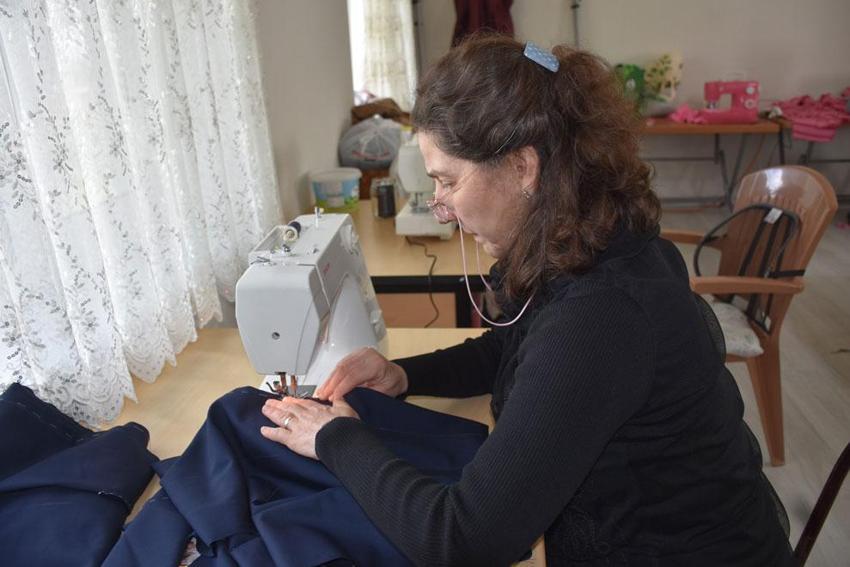Sakarya Hendek'te fedakar annelerin hayatlarına dokunan kurs: Hem öğreniyorlar hem sosyalleşiyorlar