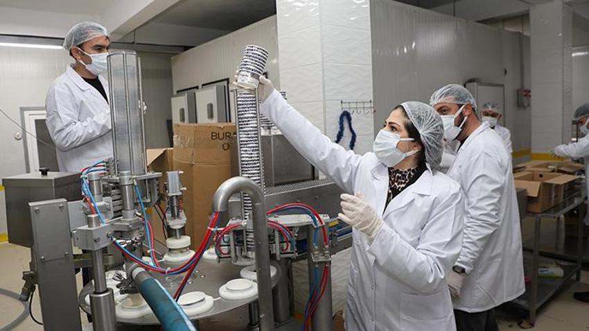 Denizli'de kadın girişimci pazarlamacı olarak başladı! Devlet desteğiyle fabrika açıp üretime başladı