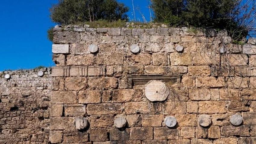Antalya'da gizli tarih bulundu! Tek tek çıkarıldı: Ev ve sur duvarları arasında görüldü
