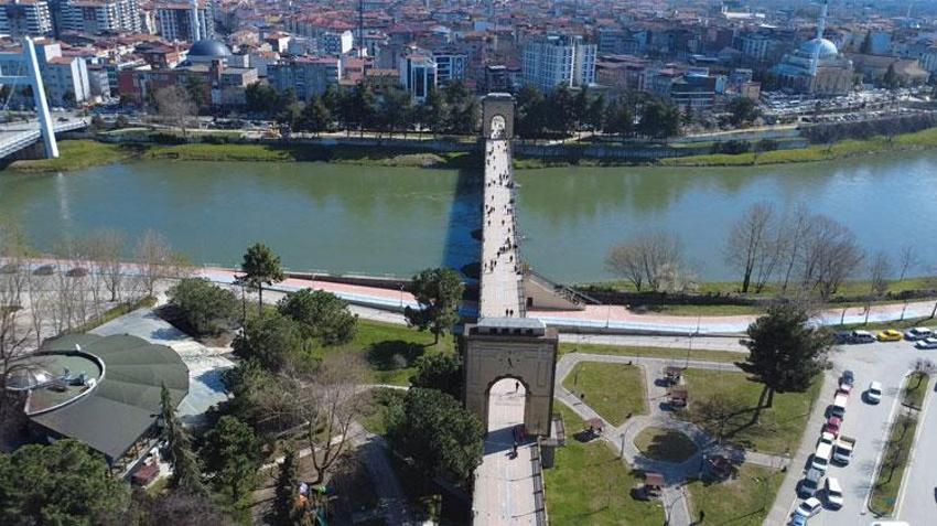 Havalar ısındı Çarşamba'ya bahar geldi: Vatandaşlar sokağa akın etti