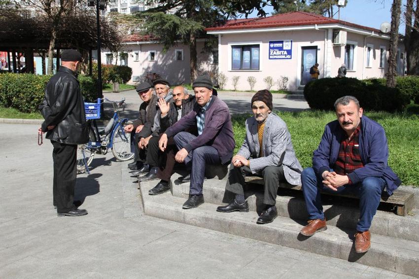 Havalar ısındı Çarşamba'ya bahar geldi: Vatandaşlar sokağa akın etti