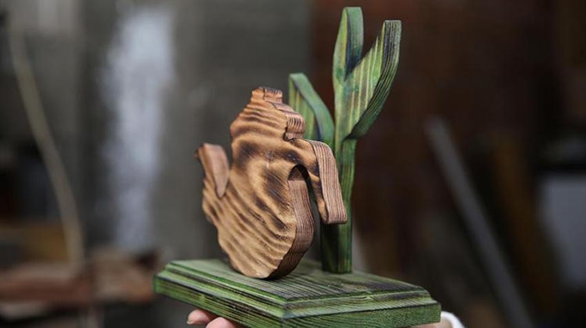 70 yaşından sonra evinin bodrum katını dev üretim merkezine dönüştürdü! En büyük yardımcısı gelini oldu: Her gün sabah 8'de işe koyuluyor!