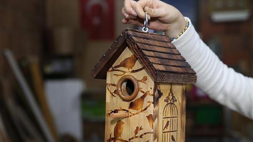 70 yaşından sonra evinin bodrum katını dev üretim merkezine dönüştürdü! En büyük yardımcısı gelini oldu: Her gün sabah 8'de işe koyuluyor!