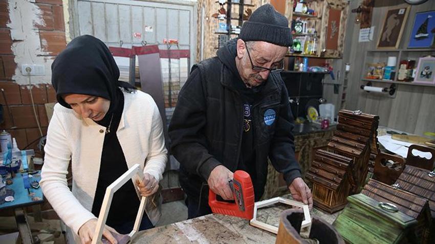 70 yaşından sonra evinin bodrum katını dev üretim merkezine dönüştürdü! En büyük yardımcısı gelini oldu: Her gün sabah 8'de işe koyuluyor!