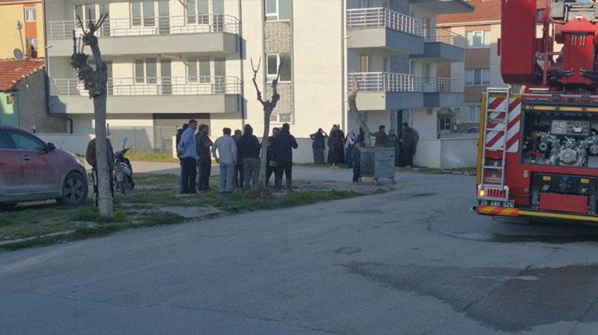 Eskişehir Yeşiltepe Mahallesinde yangın paniği: Vatandaşlar sokağa döküldü