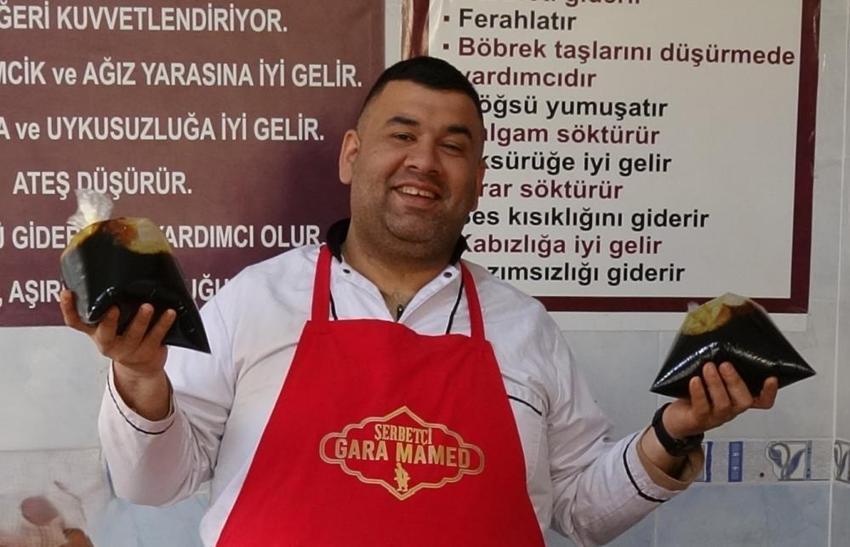 Gaziantep'in 'Siyah Altın'ı geri döndü! 45 yıldır aynı yöntemle hazırlıyor: İftar sofralarından hiç eksik olmuyor