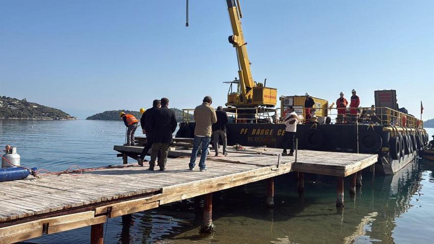 Bodrum'da sosyetenin iskeleleri teker teker yıkıldı, Türkbükü sahilinde büyük temizlik
