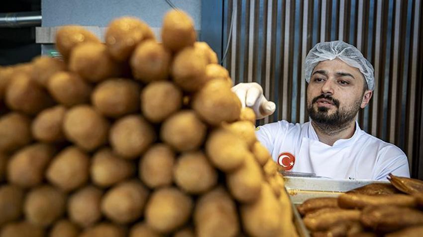 Aldığı devlet desteğiyle işlerini büyüttü! Kurduğu dev tesiste 65 kişi ile Erzurum'un tescilli tatlılarını dağıtıyor