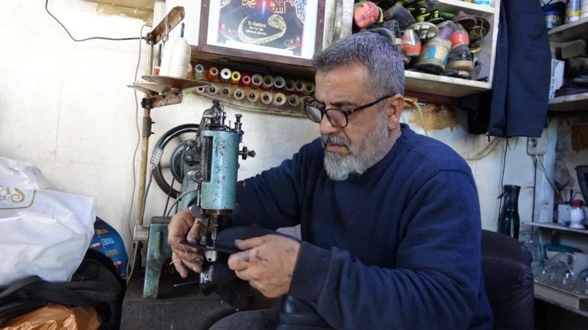 Adıyaman'da aynı dükkanda emek veriyor: Al-at dünyasına inat 30 yıldır eskiyeni yeniliyor!
