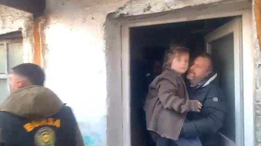 Bursa'da skandal olay: Türk babanın Alman sevgilisinden kaçırdığı çocuk, 7 yıl boyunca tutulduğu harabe evde bulundu!