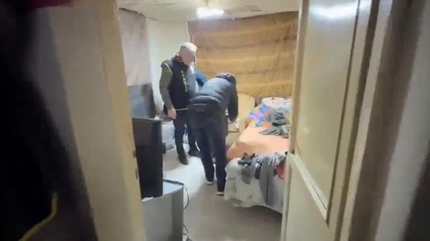 Bursa'da skandal olay: Türk babanın Alman sevgilisinden kaçırdığı çocuk, 7 yıl boyunca tutulduğu harabe evde bulundu!