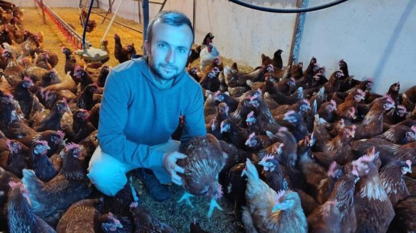 Büyükşehirde kira ödemekten bıktı, köyüne dönüp patron oldu! Ata toprağında günde 325 adet üretip paraya para demiyor