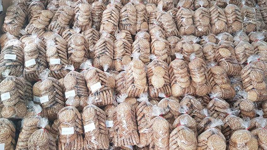 Gaziantep'te imece usulü pişiriliyor, bayram boyunca bayatlamıyor! İslahiye'de kömbe mesaisi başladı