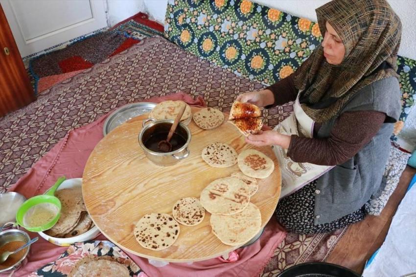 Konya'da bayram geleneği: Külçe tatlısı her evde yapılıyor