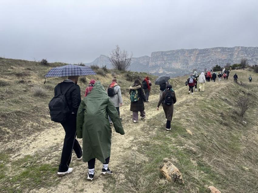 Şanlıurfa'da kilometrelerce yol aldılar! Her şey o çiçek için başladı