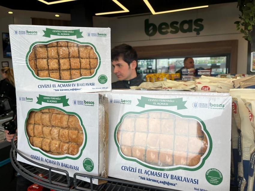 Bursa’da bayram öncesi yoğunluk! Kuyruklar uzadı, ürünler hemen tükendi
