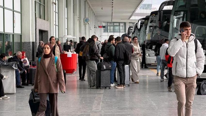 AŞTİ’de yoğunluk arttı! Tatilciler memleketine akın etti